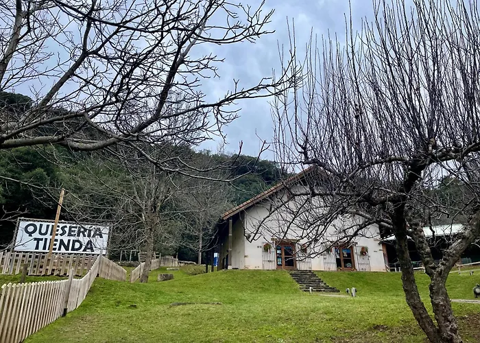 Calmfranc Atico Abuhardillado Con Vistas Al Rio Y La Montana Avistamiento De Ciervos En Canfranc Pueblo